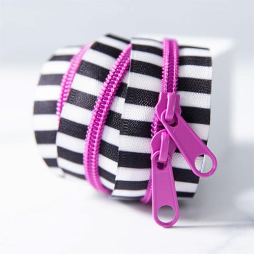 30" Black & White Zipper Petunia