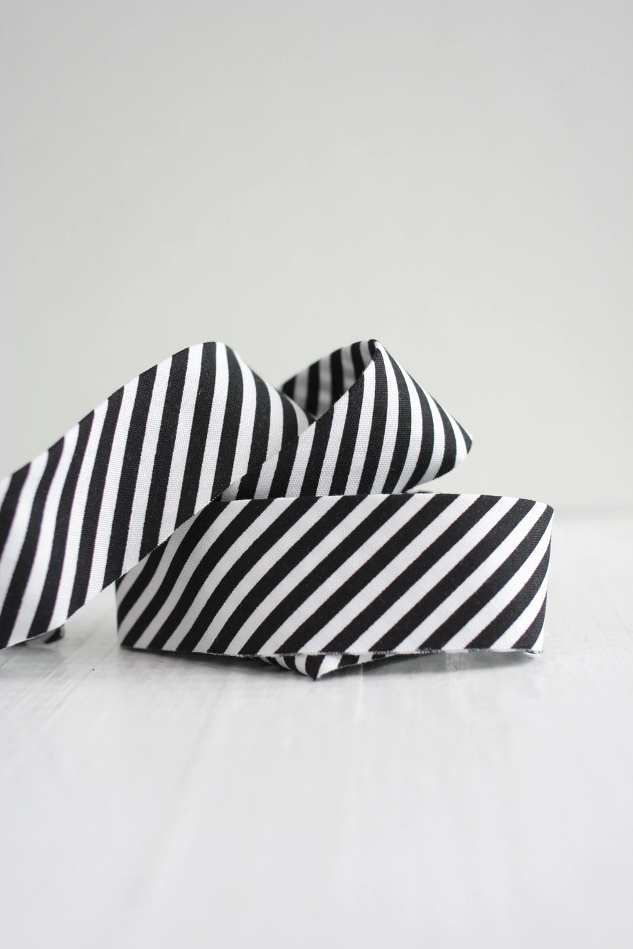 Bessie Pearl 2.5" Bias Quilt Binding - Black and White Stripe