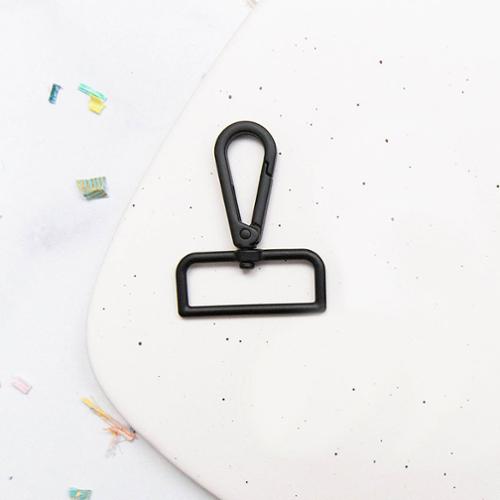Matte Black 1.5" Swivel Snap Hook