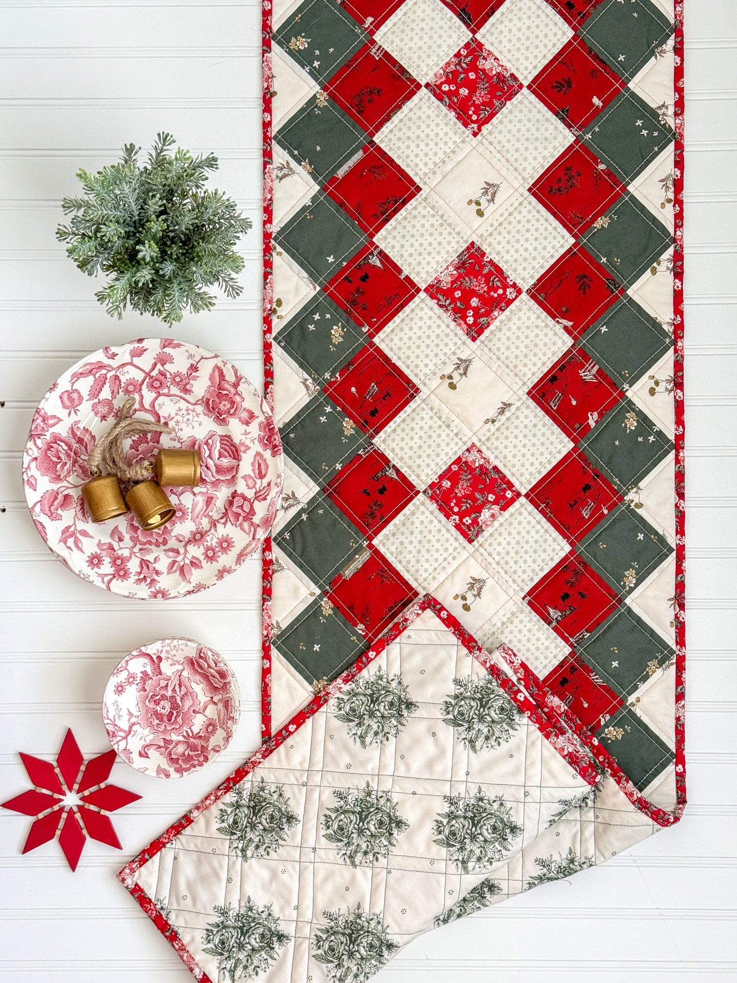 Homecoming Runner Kit, Winter Table Version