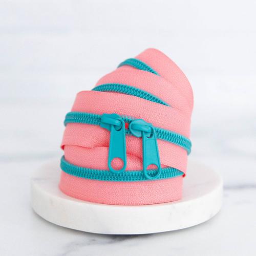 30" Flamingo Zipper