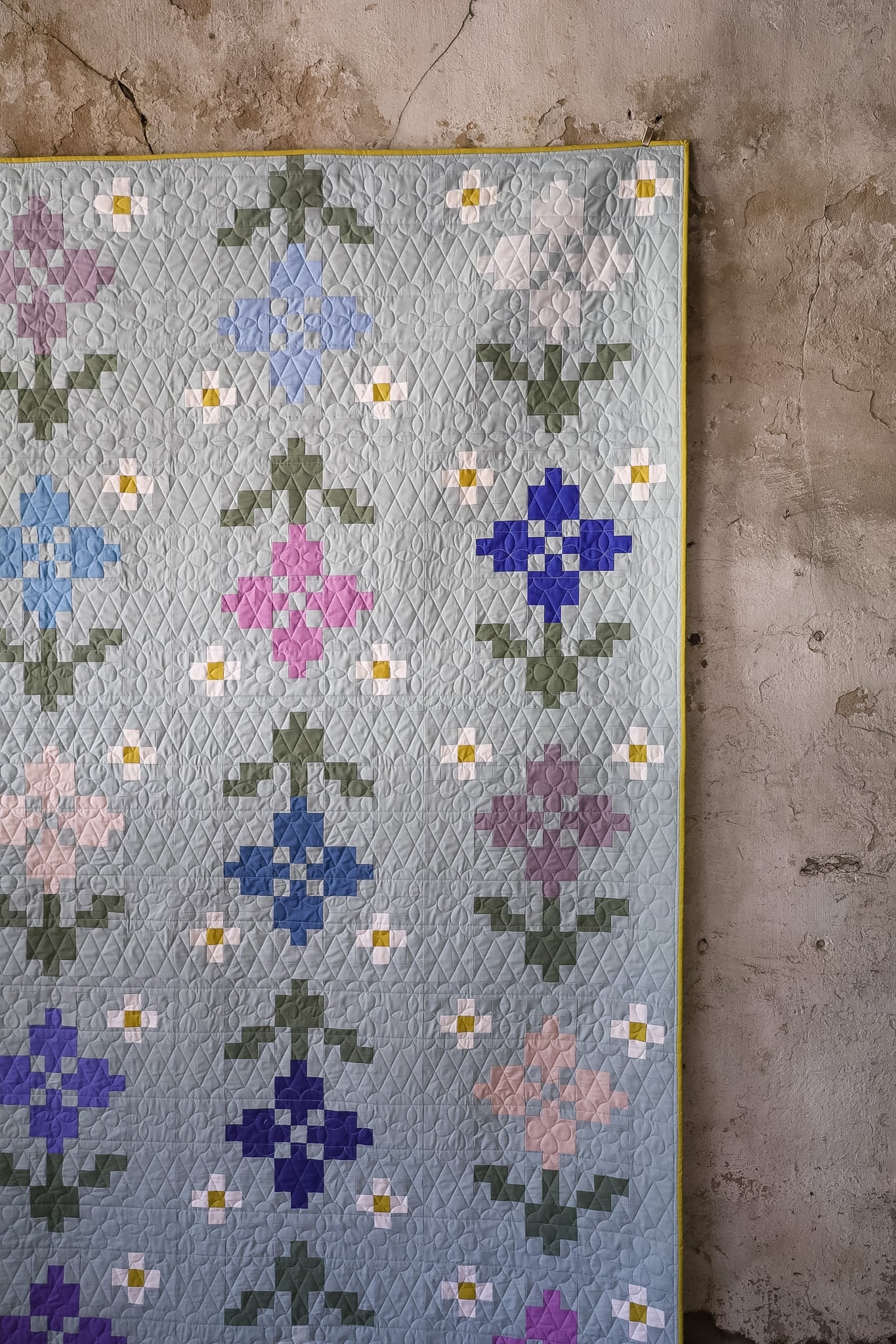 Pansy Patch Forget-Me-Not Version in Large Throw Quilt Kit