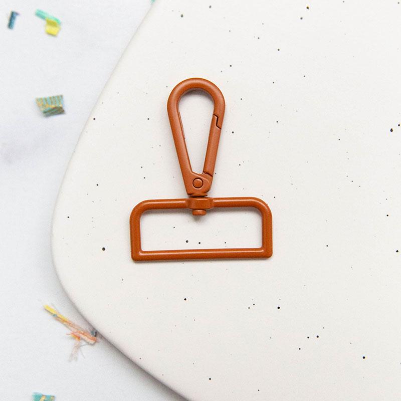 Caramel 1.5" Swivel Snap Hook